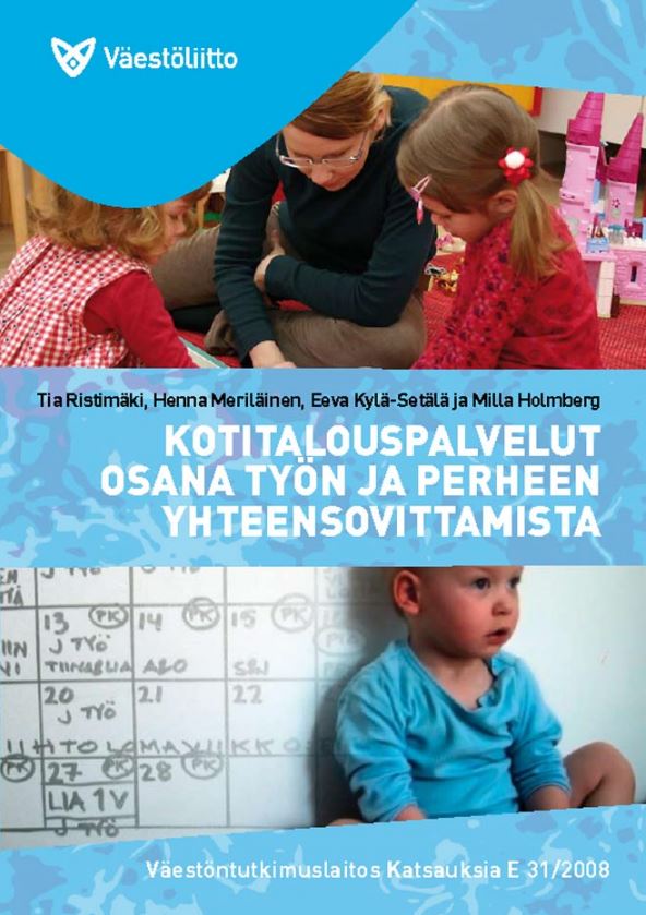 Nainen leikkimässä kahden tytön kanssa lattialla, ja toisessa kuvassa lapsi ison kalenterin edessä.